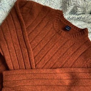 GAP SWEATER